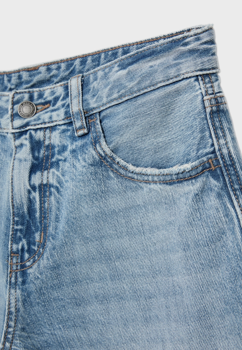 Джинсы свободного кроя