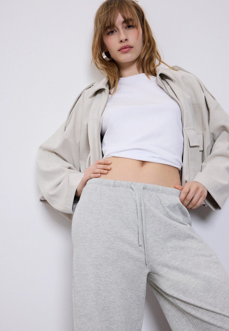 Брюки-джоггеры свободного кроя