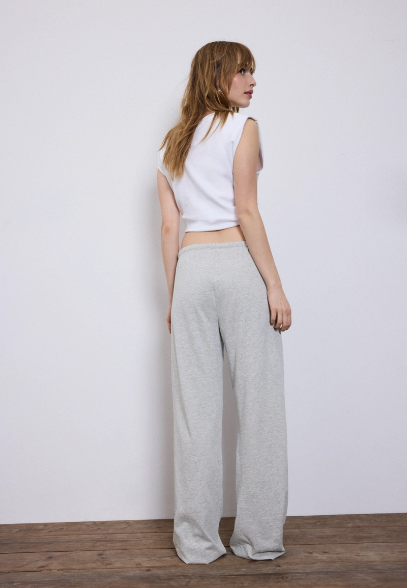 Брюки-джоггеры свободного кроя