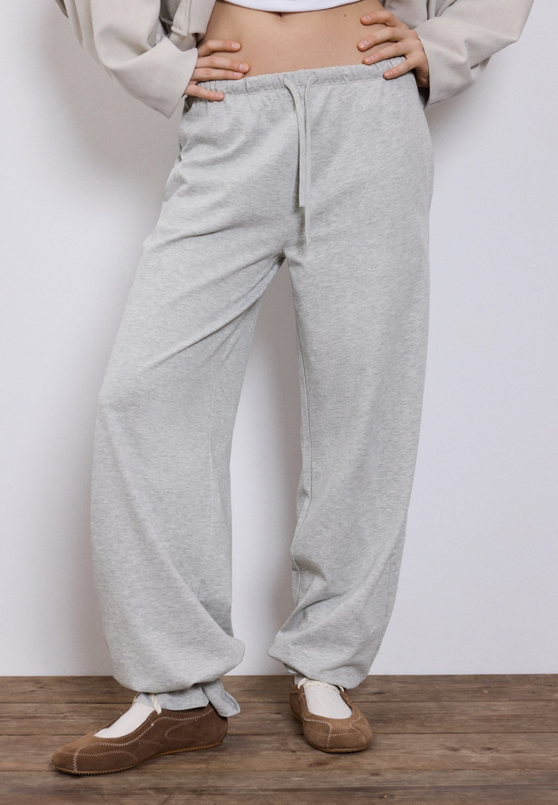 Брюки-джоггеры свободного кроя