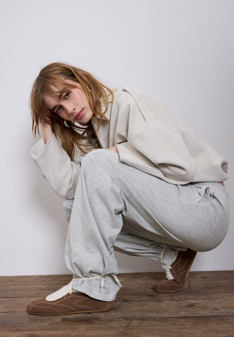 Брюки-джоггеры свободного кроя