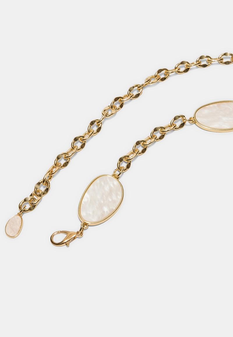 Металлический пояс с цветными камнями и цепочкой