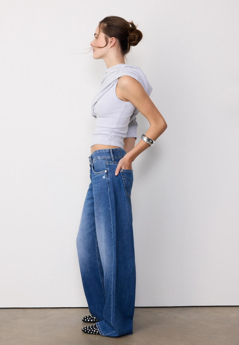 Джинсы с низкой посадкой на двух пуговицах