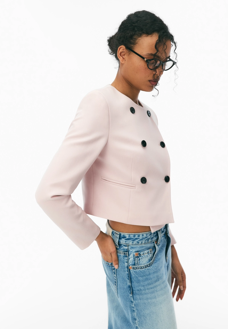 Укороченный пиджак с круглым вырезом