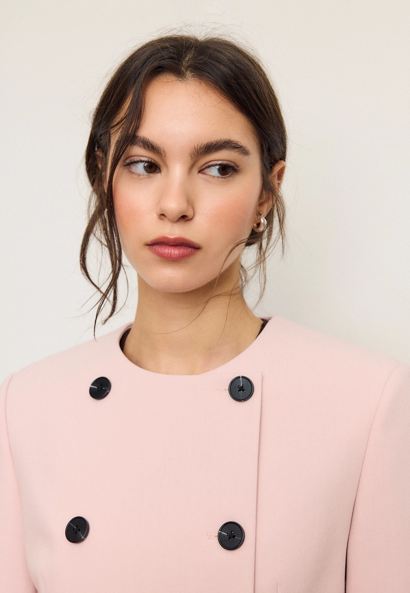 Укороченный пиджак с круглым вырезом