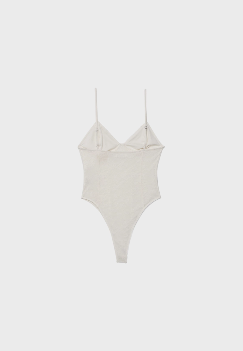 Боди на бретельках с кружевом