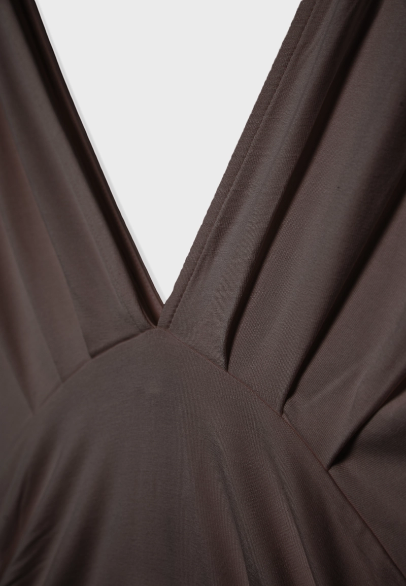 Футболка с V-образным вырезом