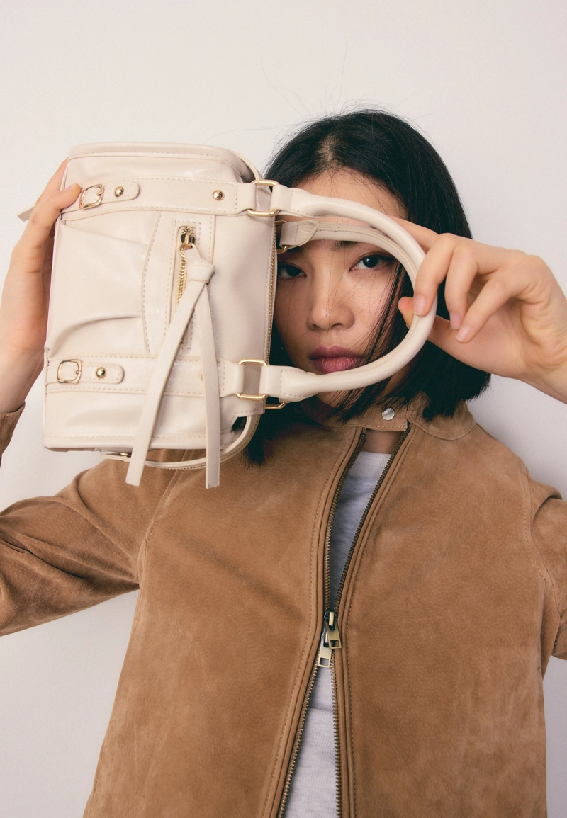 Сумка-боулинг с плечевым ремнем и молнией