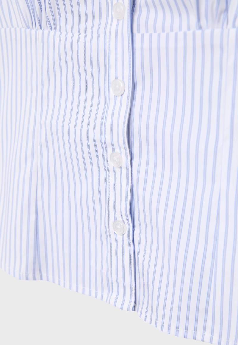 Приталенная рубашка с короткими рукавами