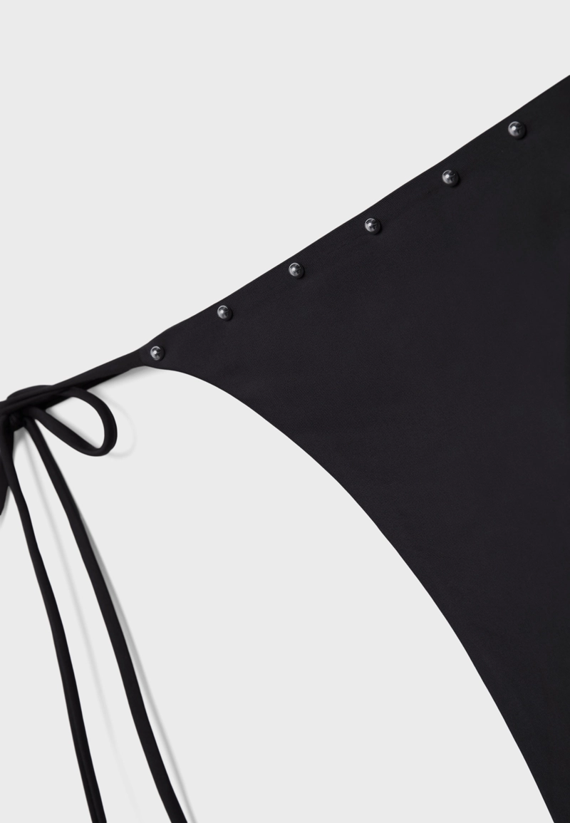 Плавки бикини с завязками и заклепками