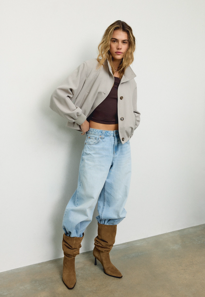 Куртка-пуховик с высоким воротником