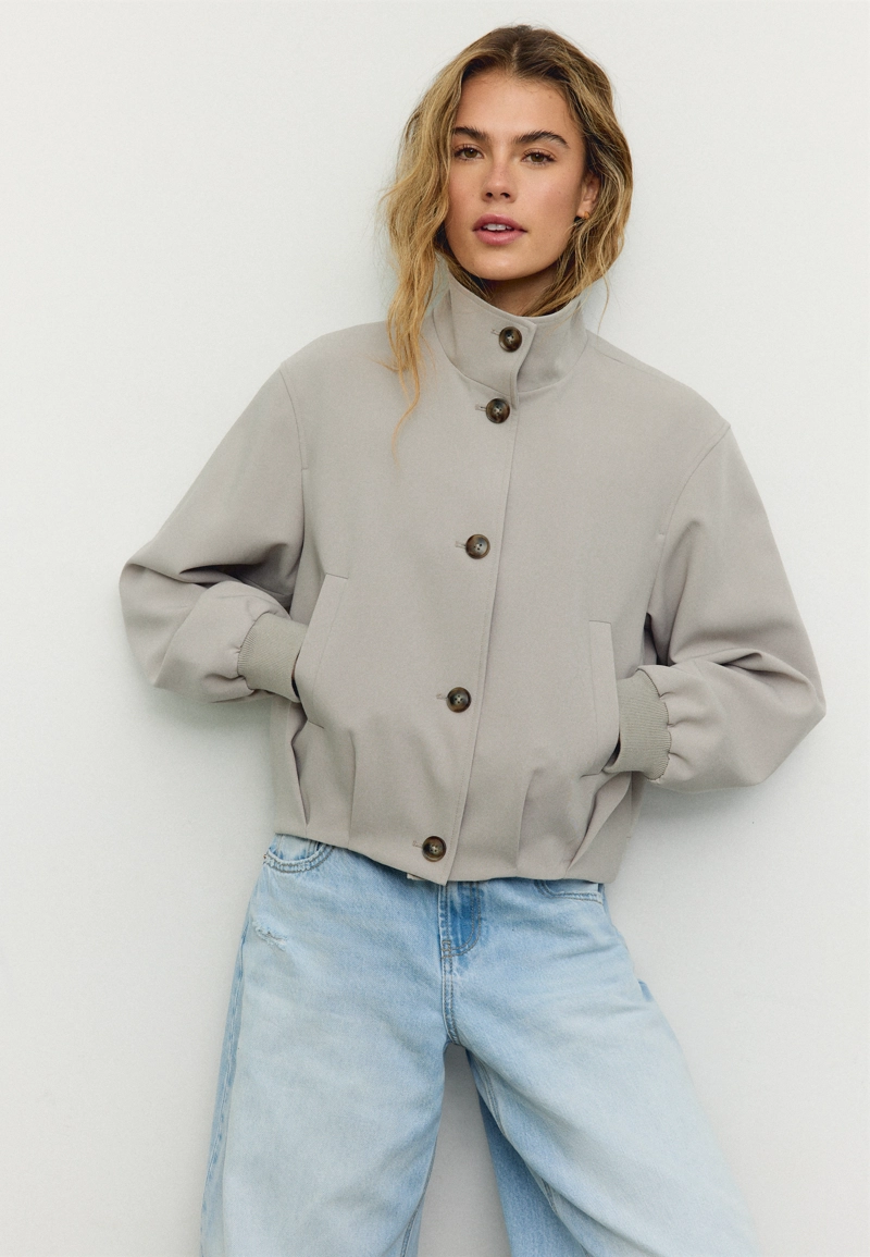 Куртка-пуховик с высоким воротником