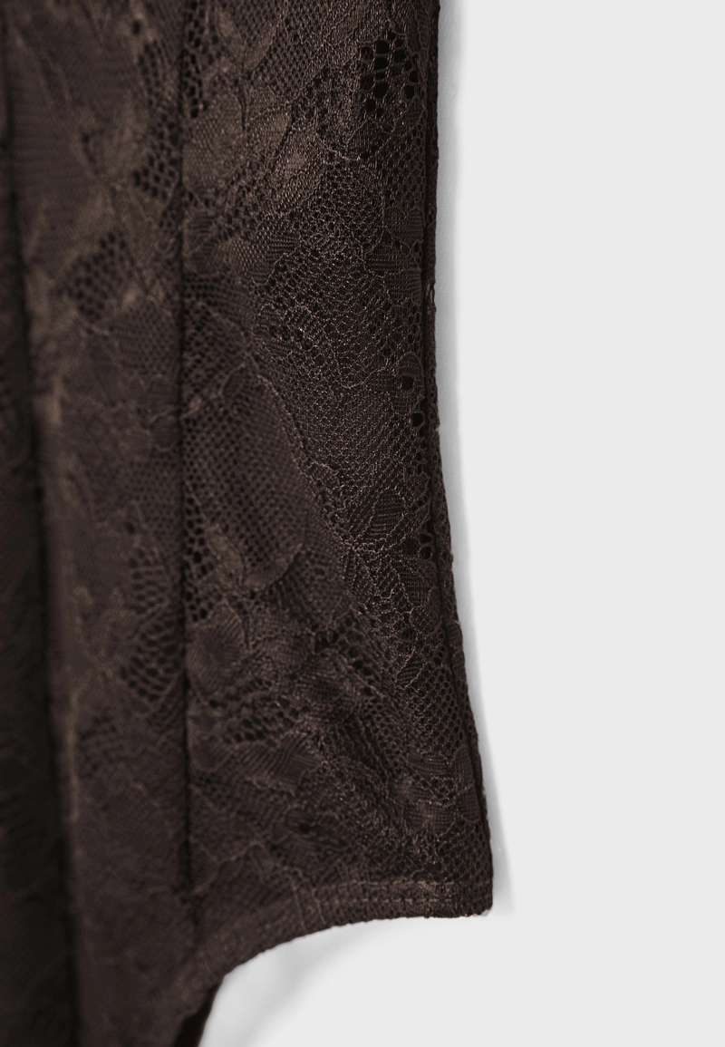 Боди на бретельках с кружевом