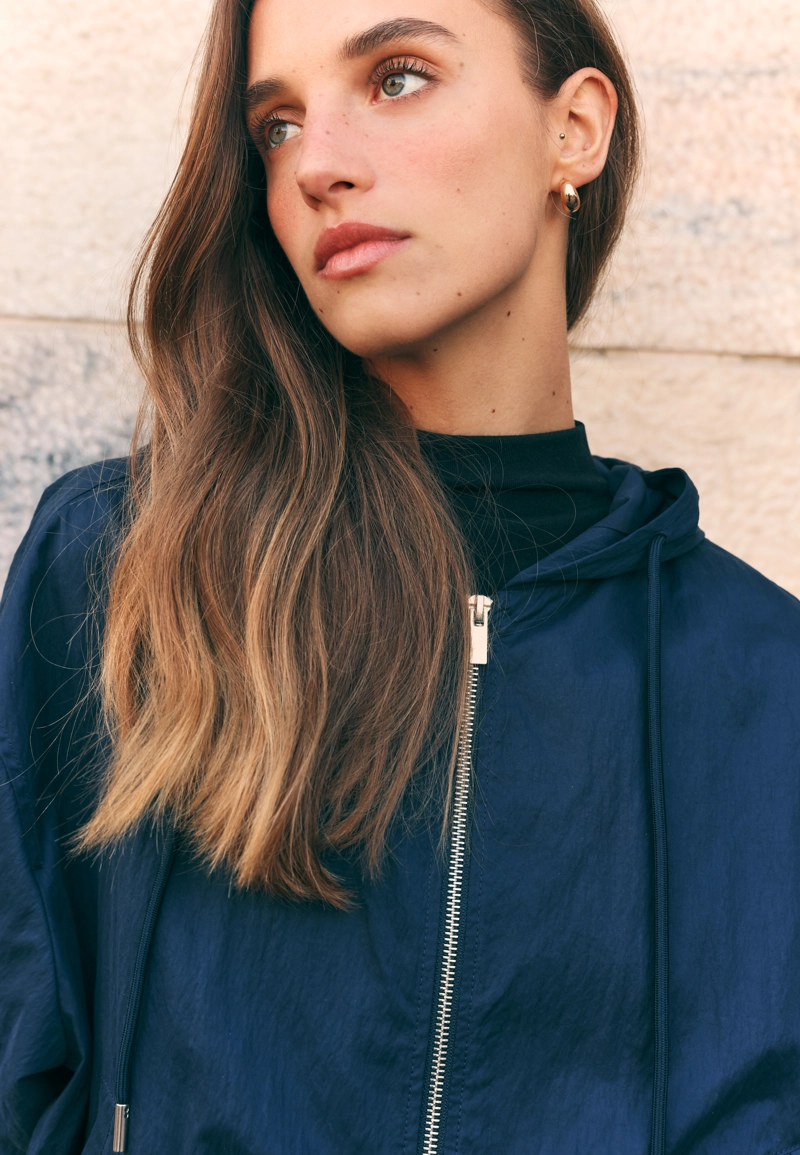 Базовая куртка из нейлона с капюшоном