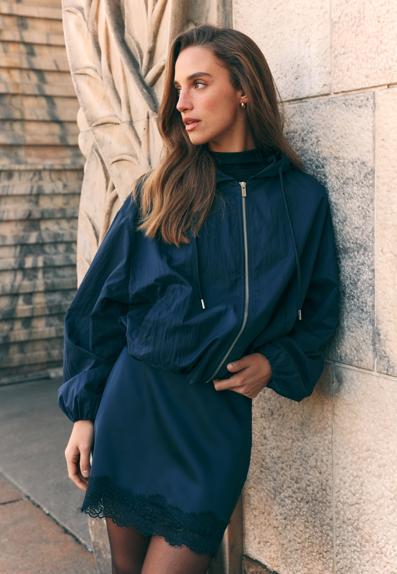 Базовая куртка из нейлона с капюшоном