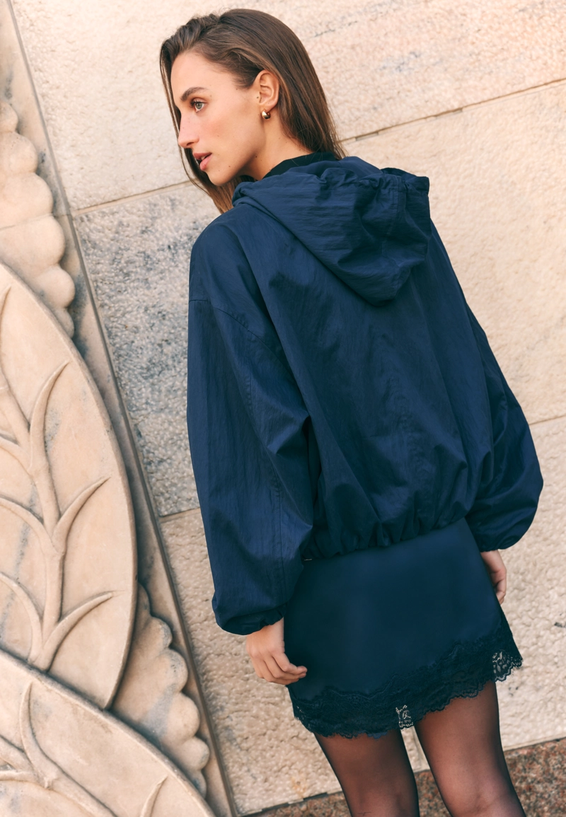 Базовая куртка из нейлона с капюшоном