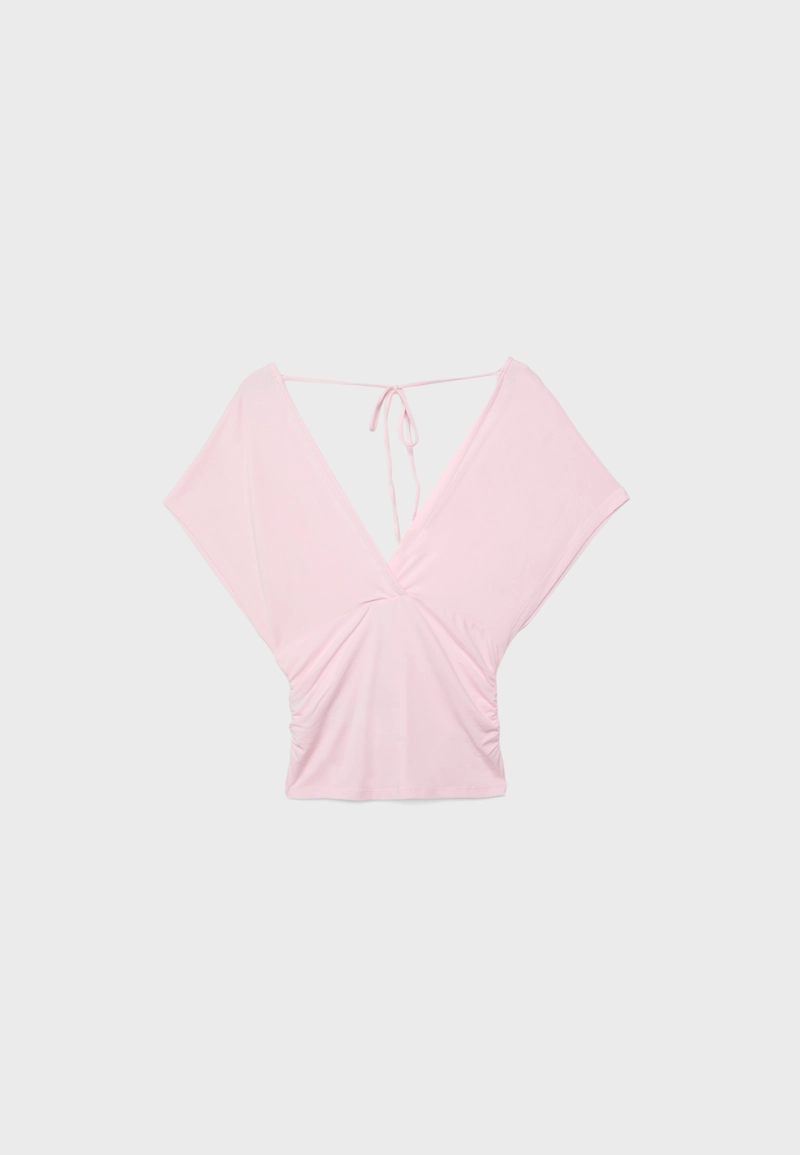 Футболка с V-образным вырезом