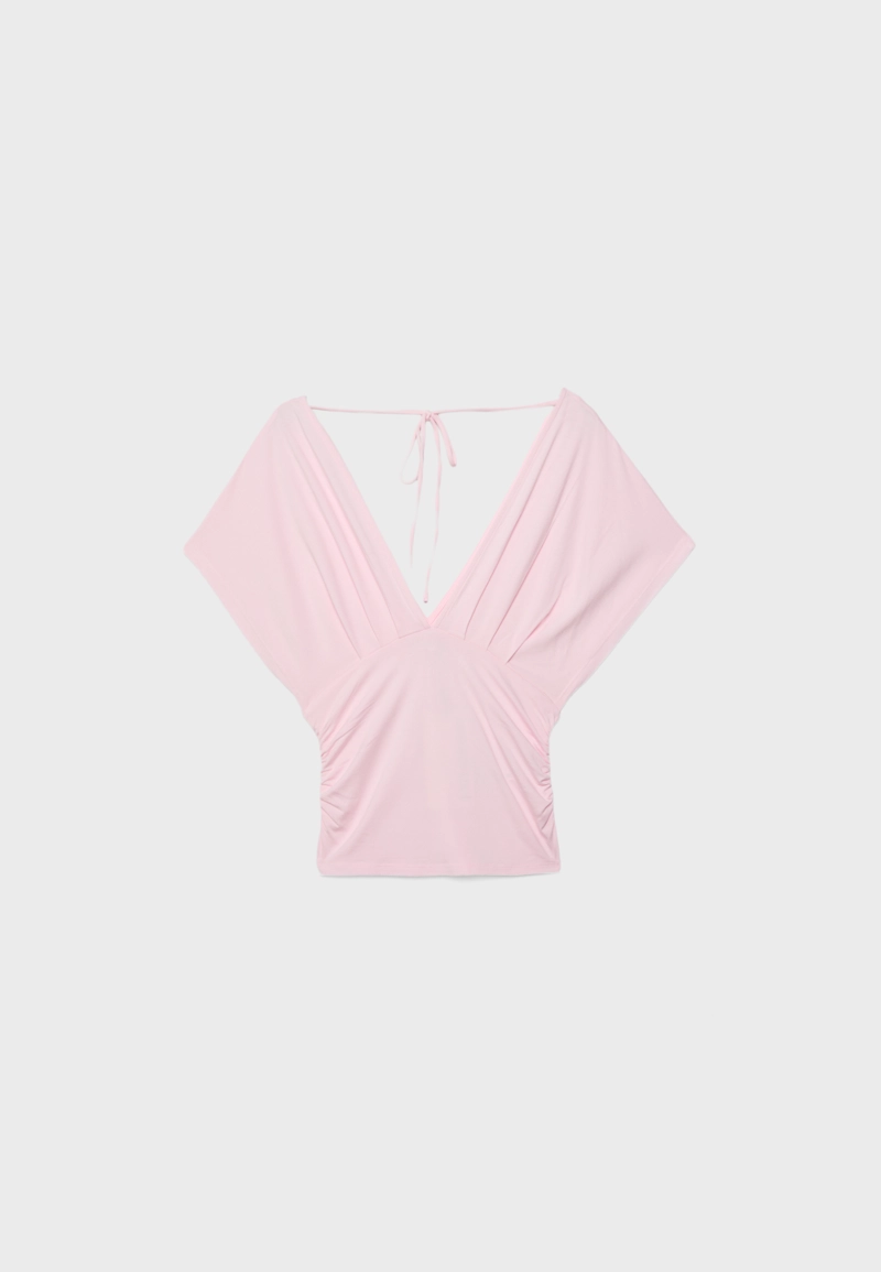 Футболка с V-образным вырезом