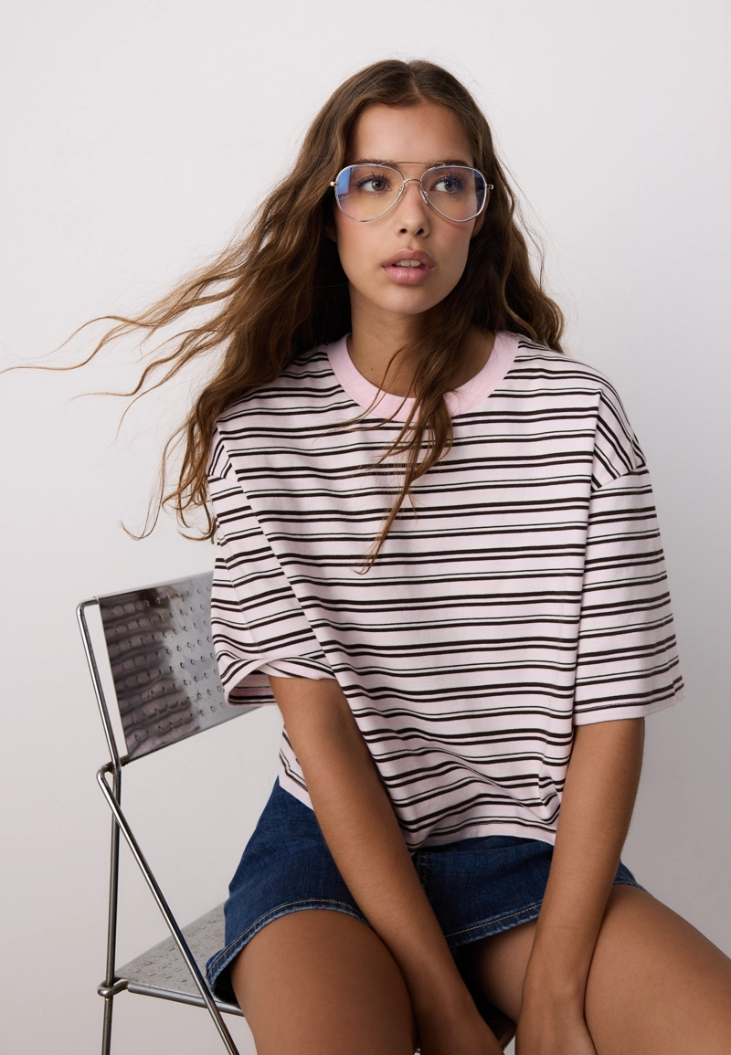 Полосатая футболка с короткими рукавами