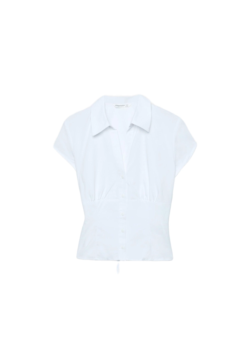 Рубашка с короткими рукавами и вырезом на груди