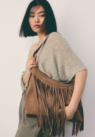 Сумка на плечо с мягкой отделкой и бахромой- Заказать в России