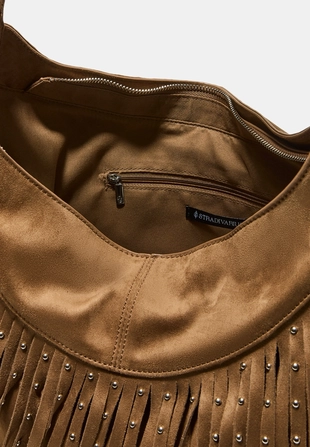 Сумка на плечо с мягкой отделкой и бахромой- Заказать в России