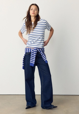 Базовая футболка классического кроя из плотной ткани в полоску- Заказать в России