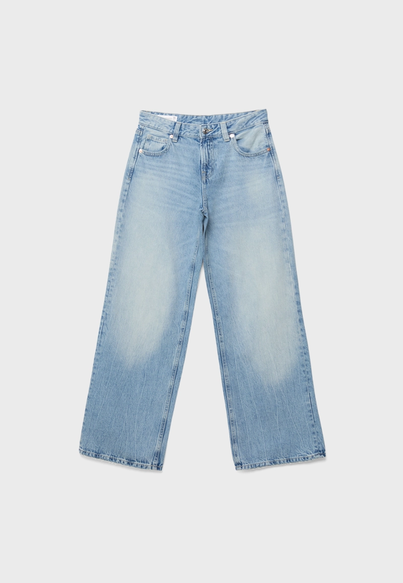 Джинсы с низкой посадкой и широкими штанинами со звездой