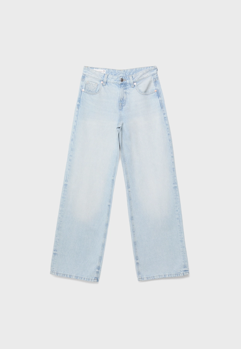 Джинсы с низкой посадкой и широкими штанинами со звездой