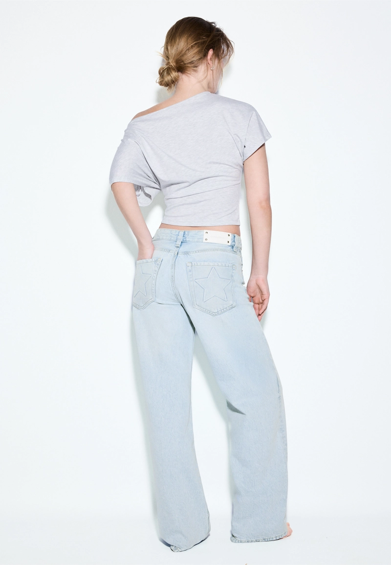 Джинсы с низкой посадкой и широкими штанинами со звездой