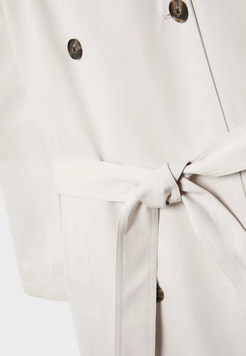 Длинный струящийся тренч