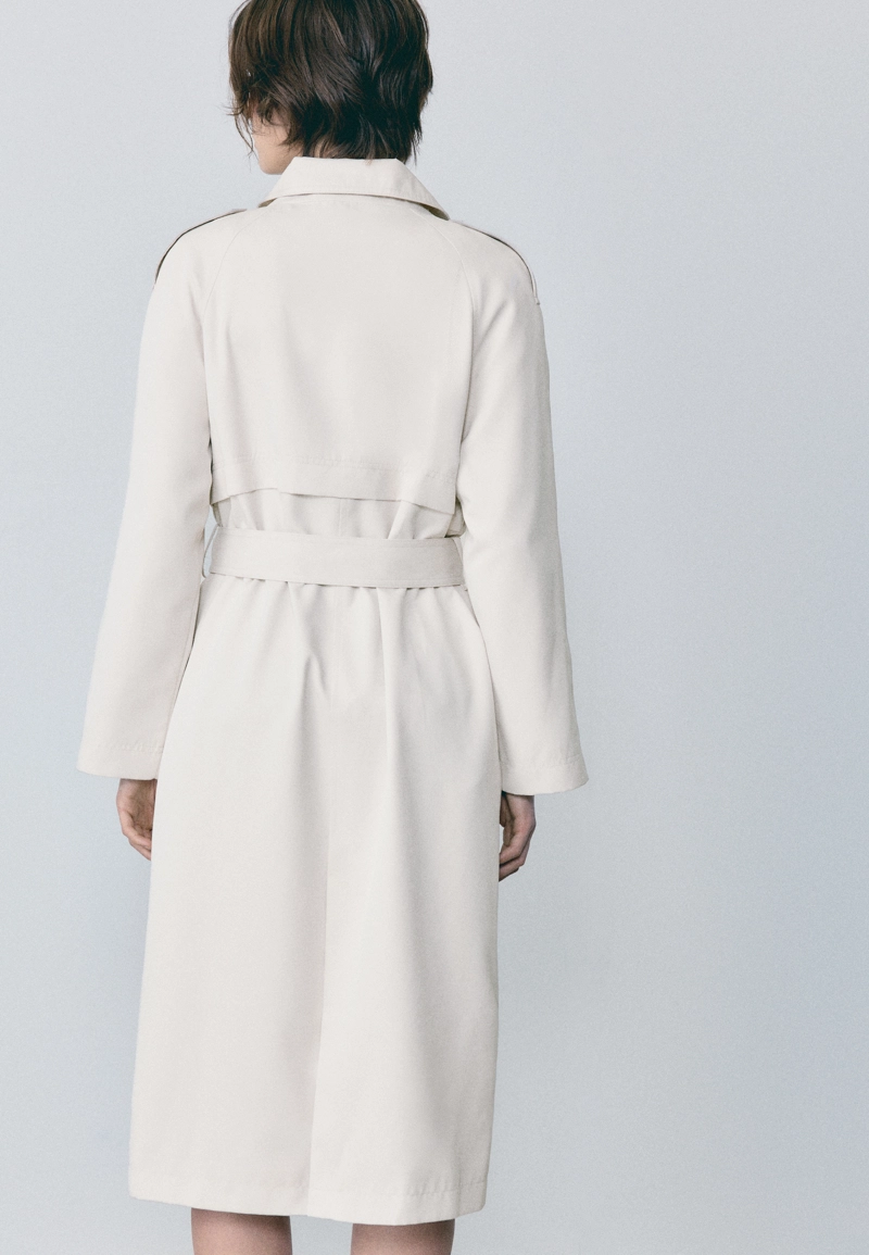 Длинный струящийся тренч