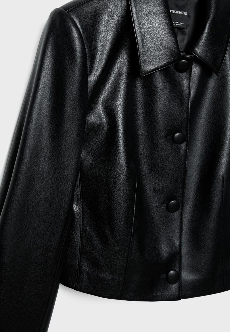 Укороченный пиджак из искусственной кожи