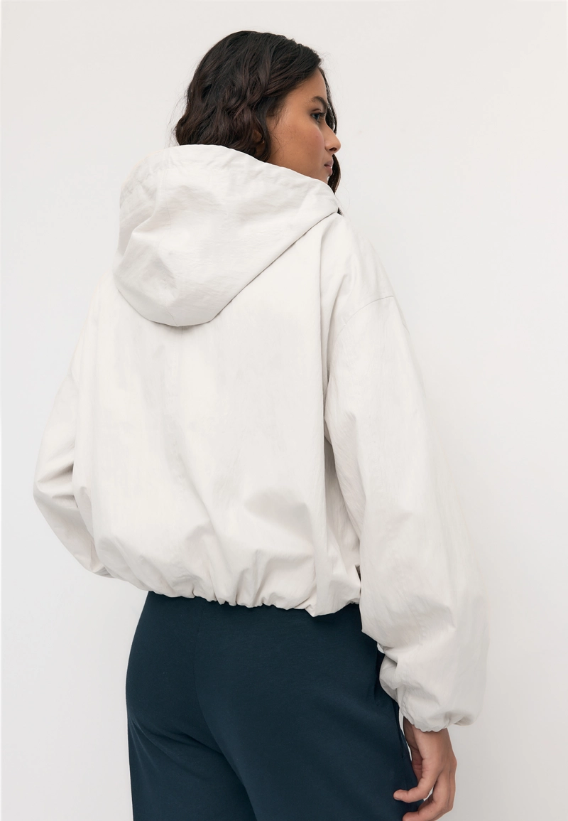 Базовая куртка из нейлона с капюшоном