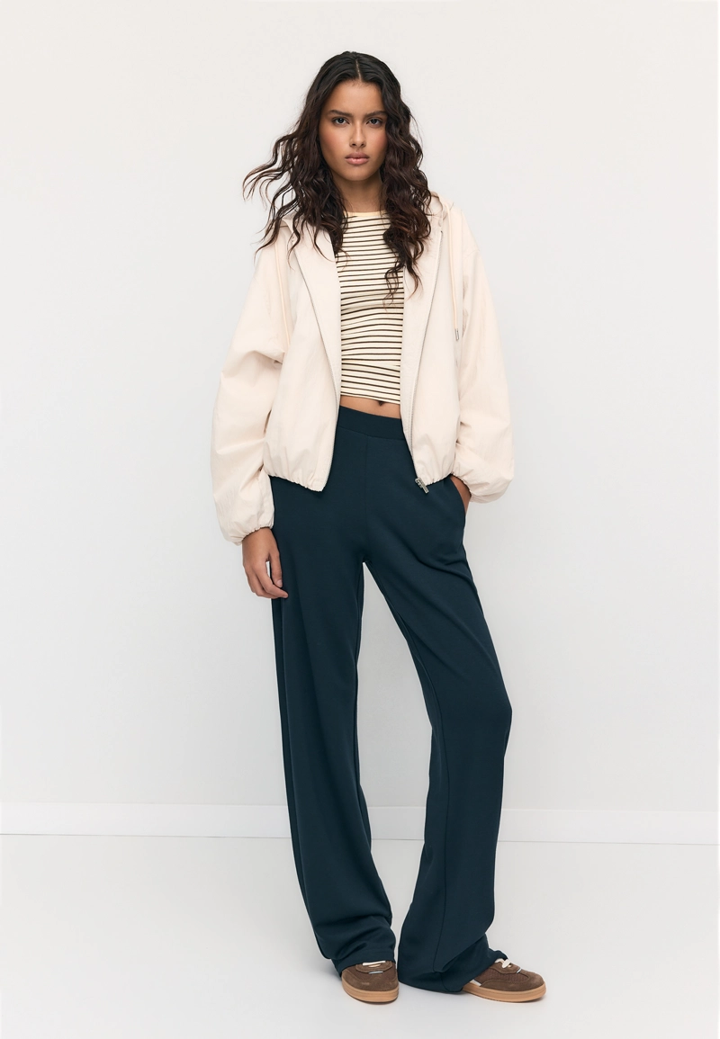 Базовая куртка из нейлона с капюшоном