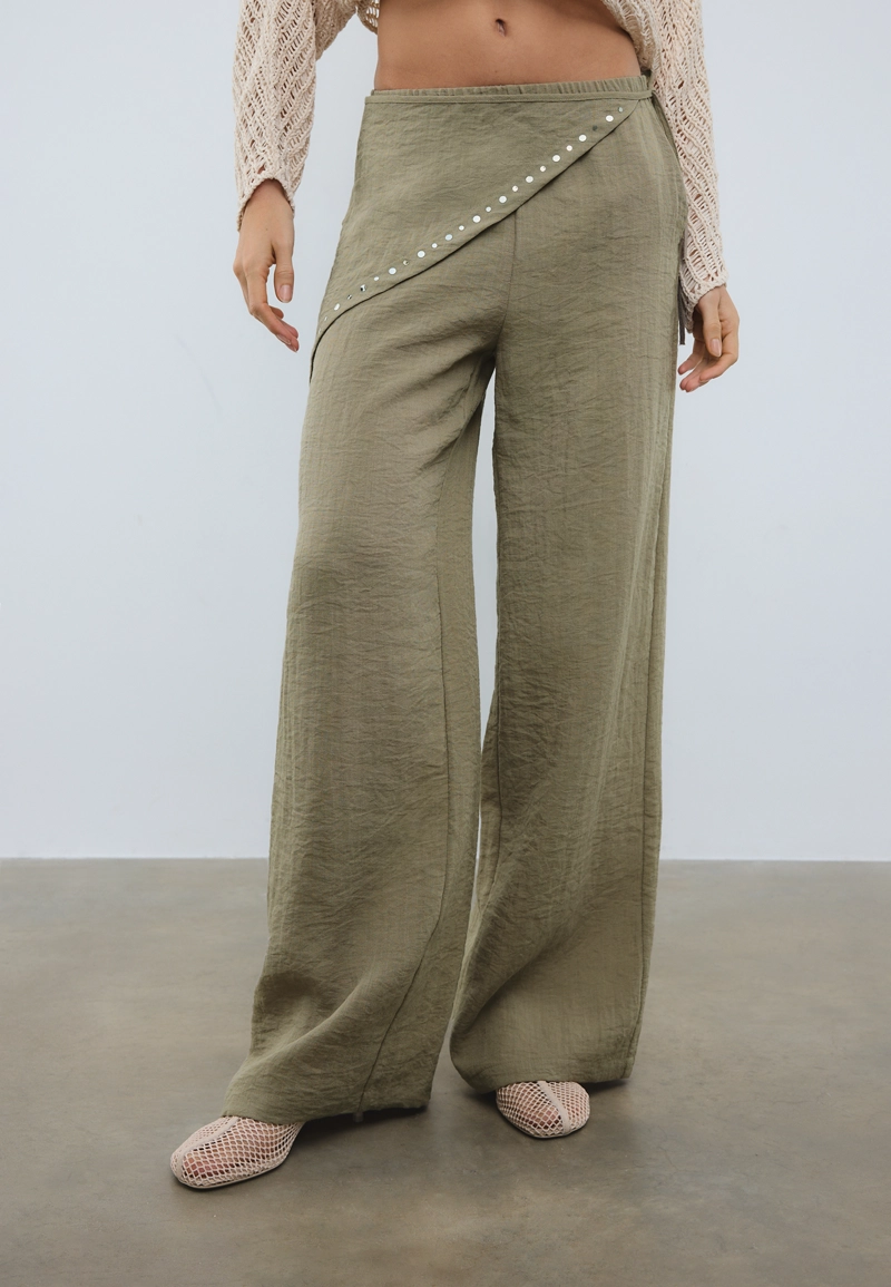 Брюки-платок свободного кроя