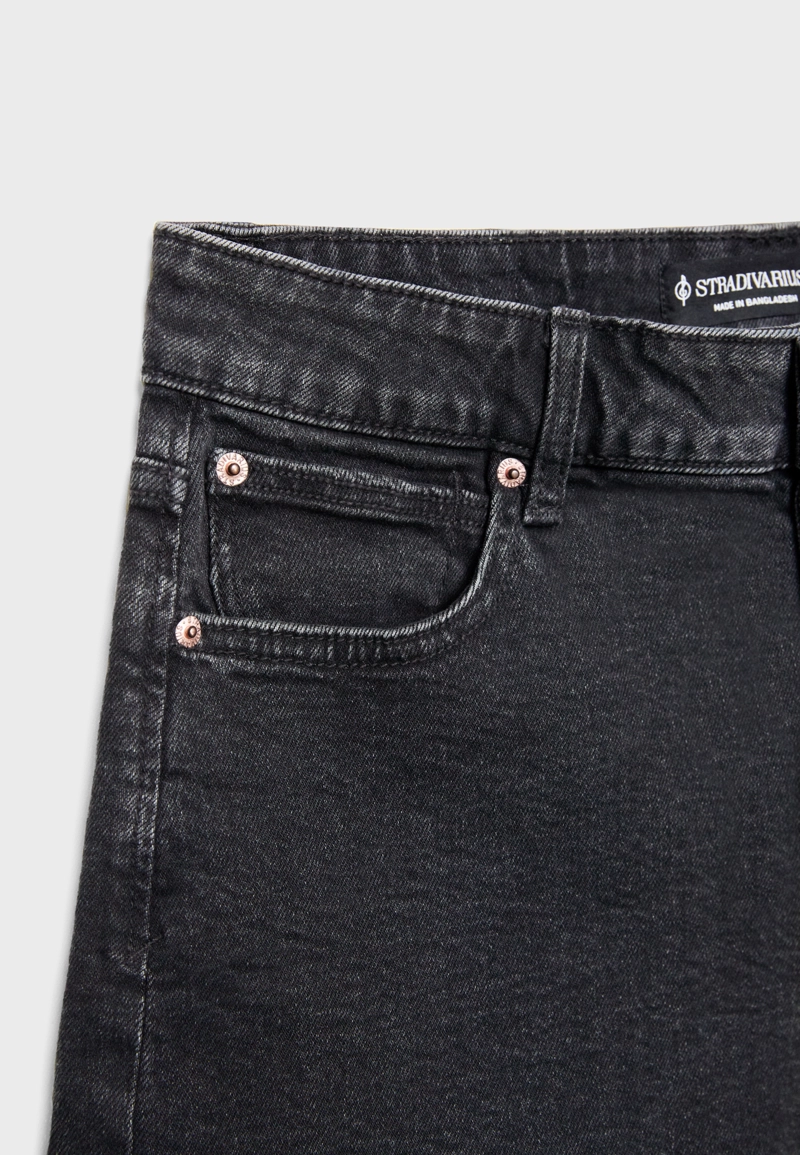 D85 Шорты mom slim