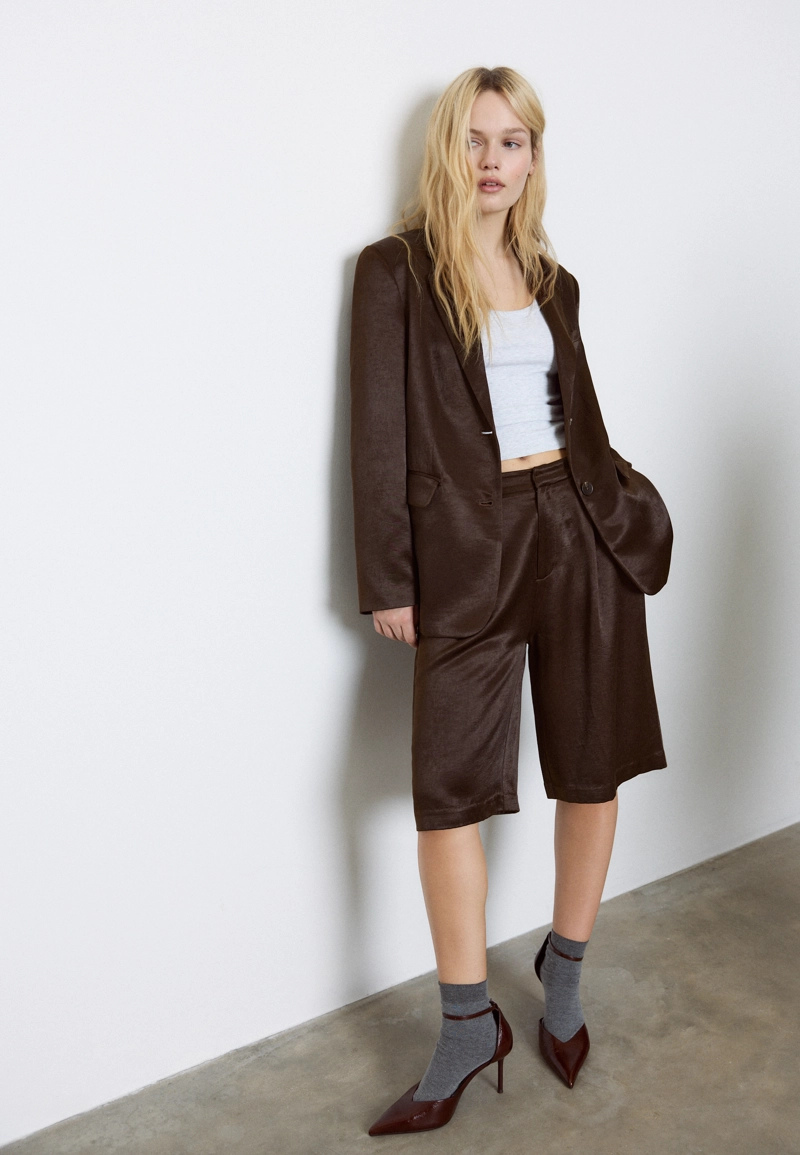 Атласный пиджак