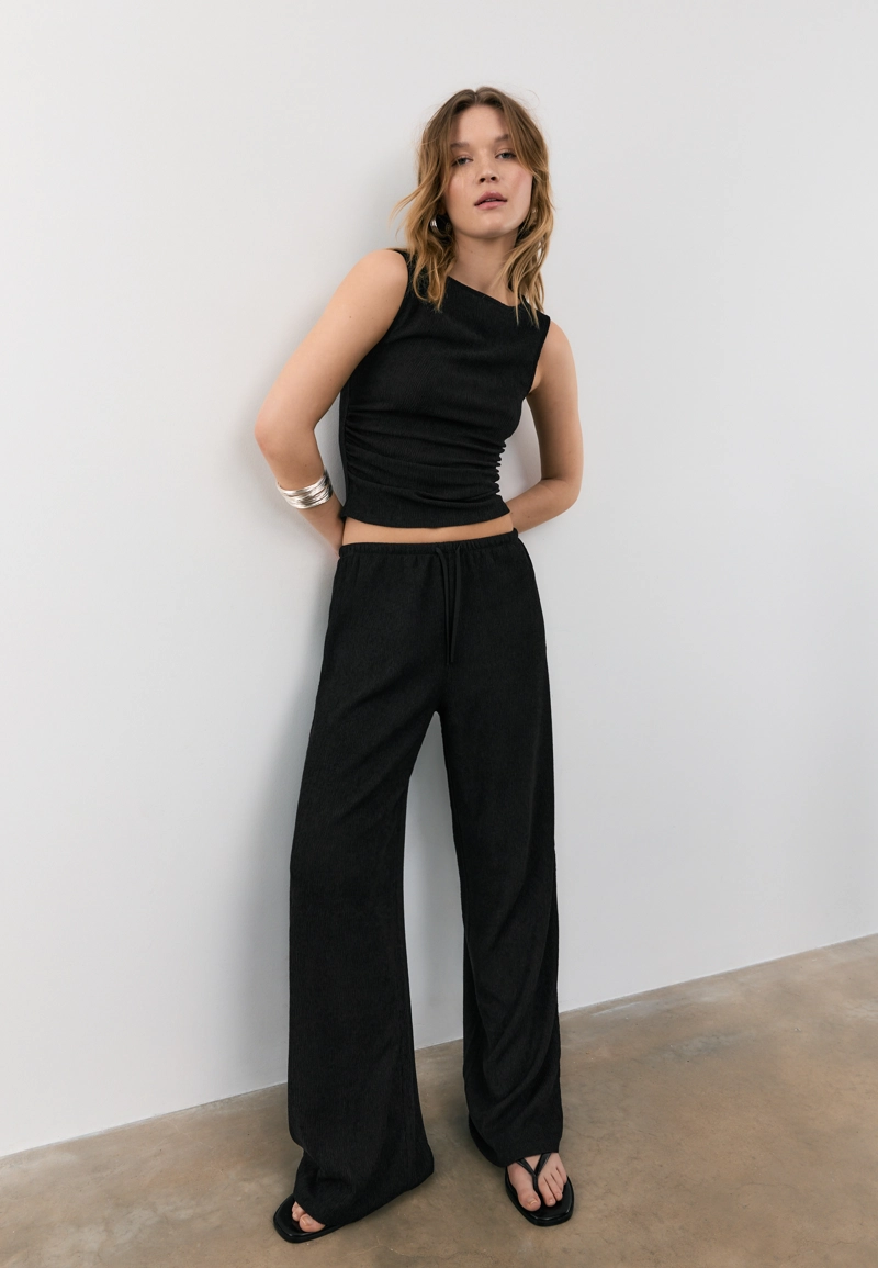 Топ с жатой фактурой