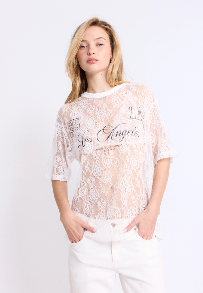 Футболка оверсайз с кружевными элементами и графическим принтом