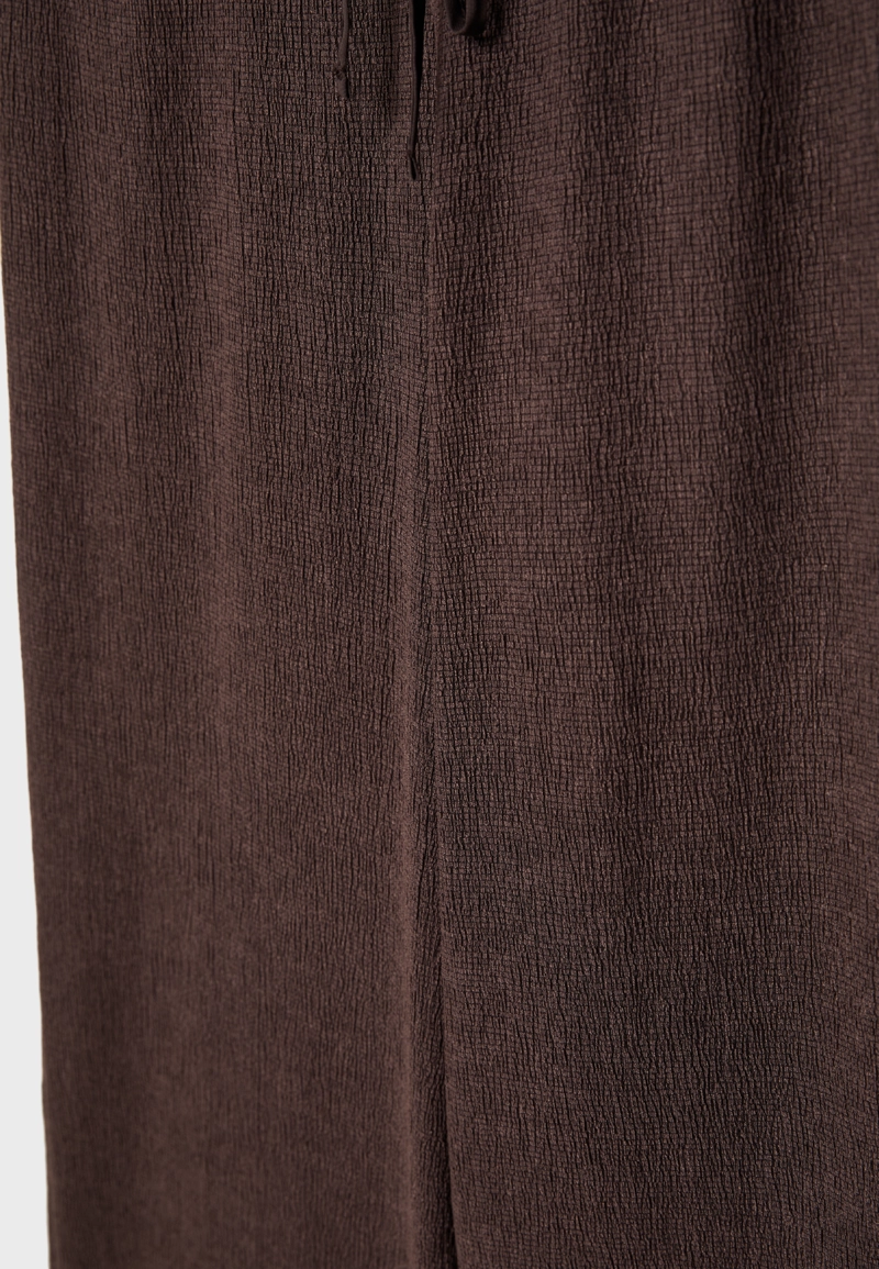 Брюки прямого кроя с эффектом помятости