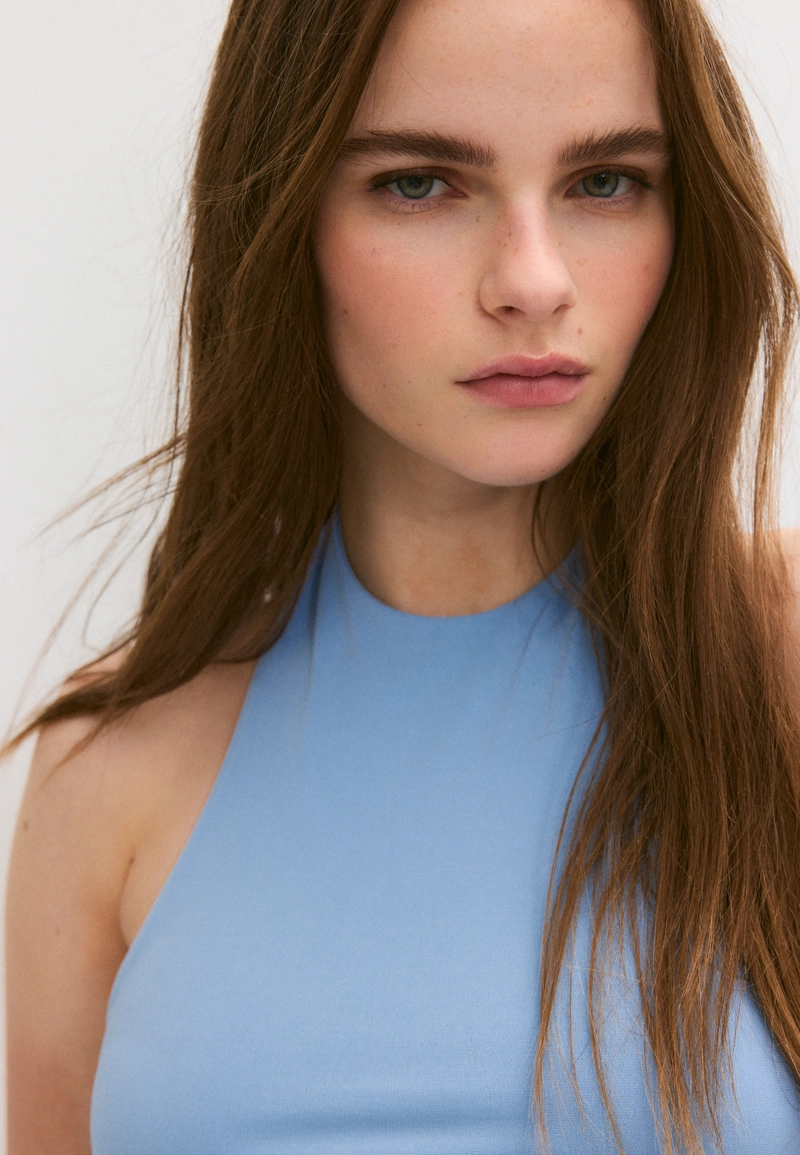 Боди с горловиной халтер