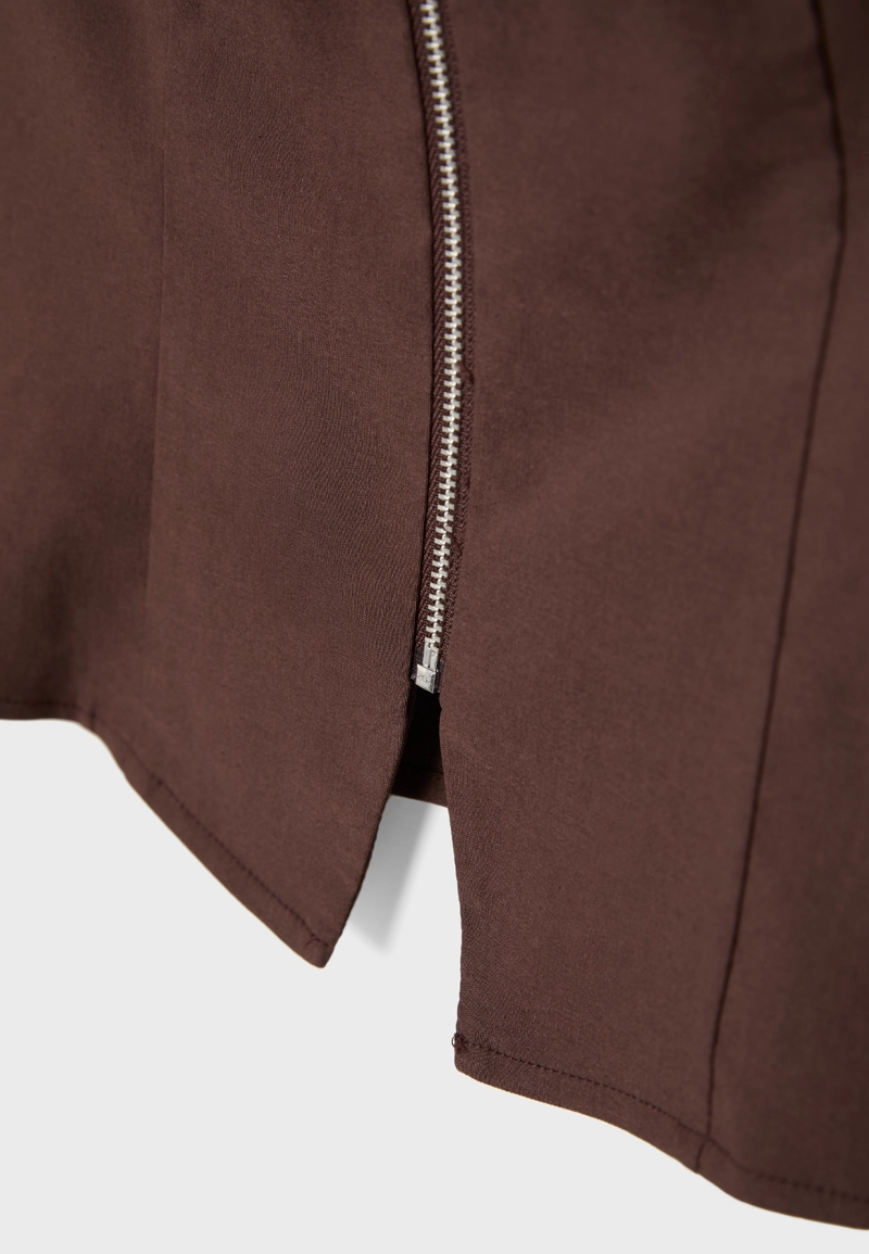 Топ из бенгалина с горловиной халтер