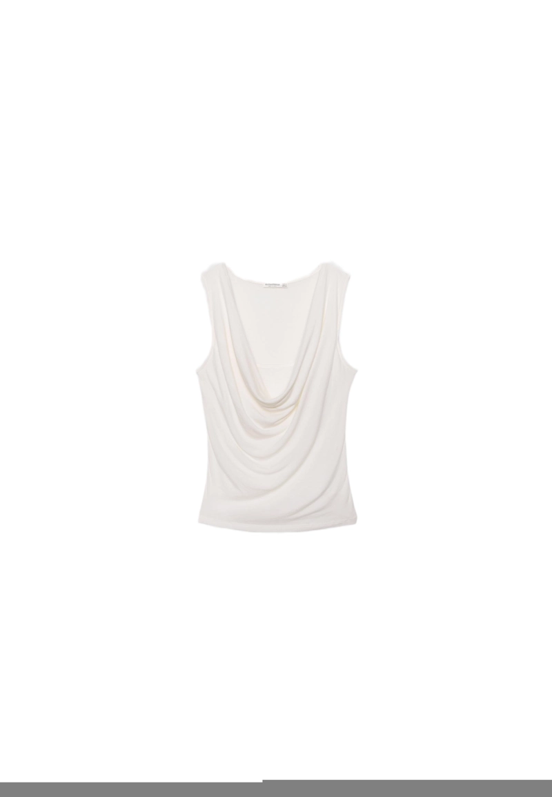 Топ с драпированным вырезом и двуслойной деталью