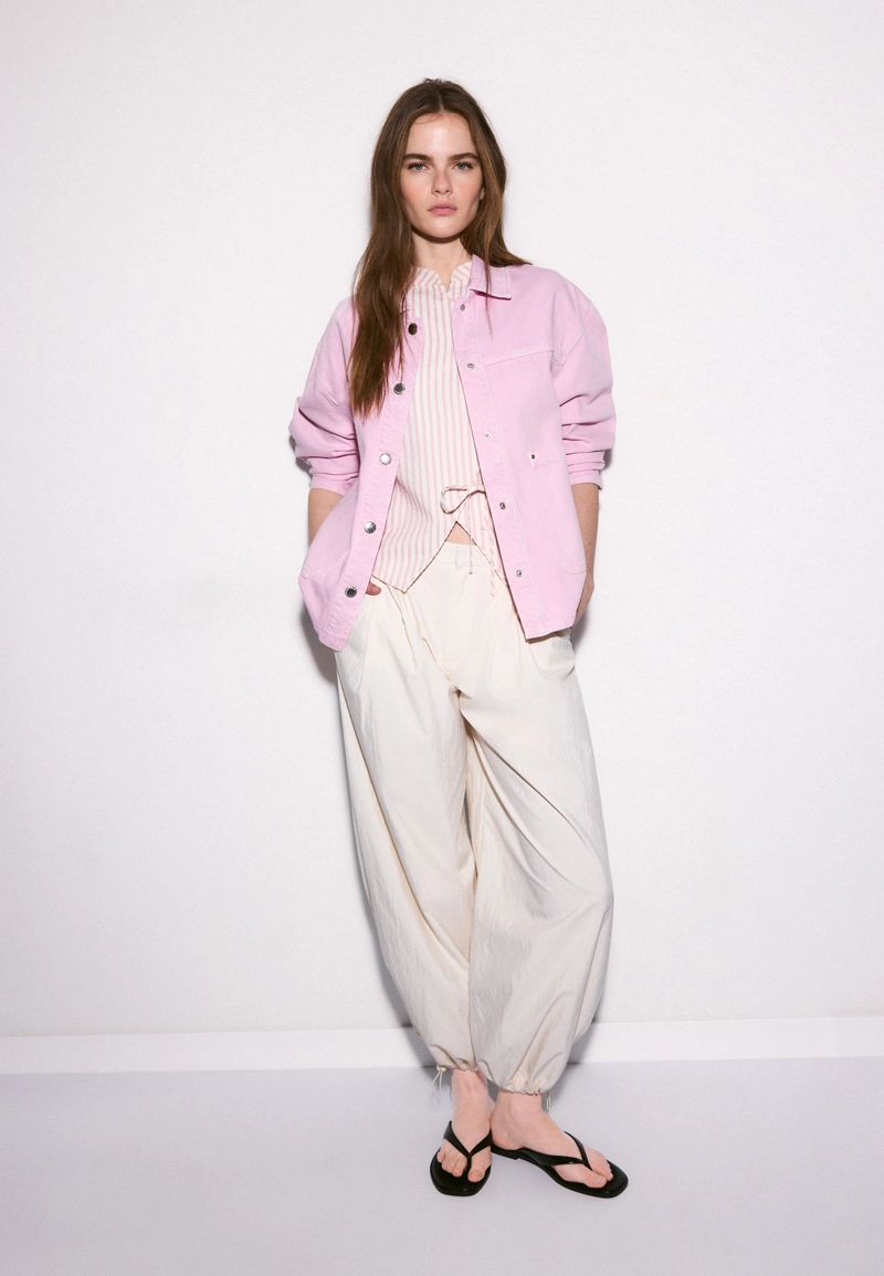 Джинсовая куртка с накладными карманами