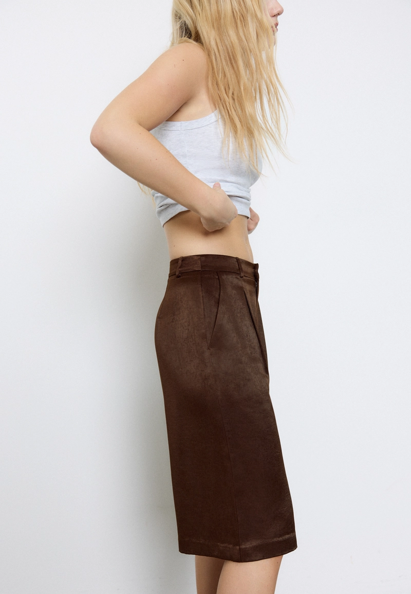 Атласные шорты с защипами