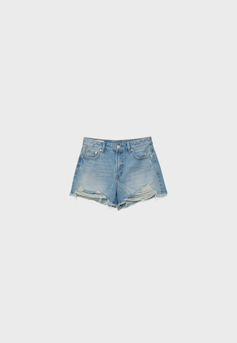 Джинсовые шорты с разрезами