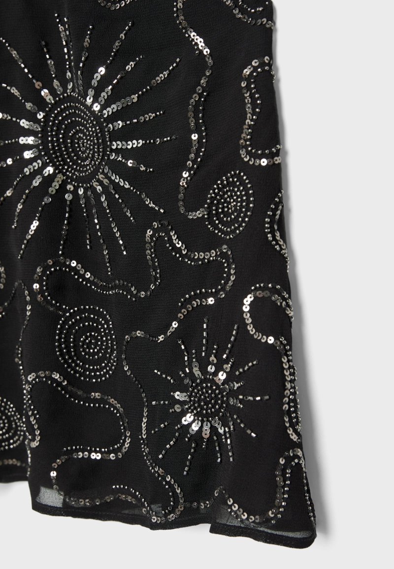 Топ с горловиной халтер и вышивкой