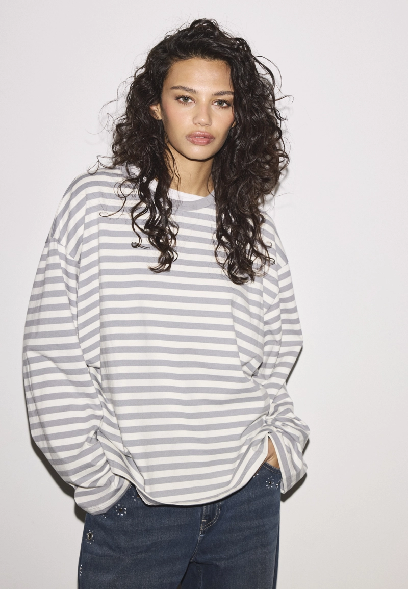 Полосатая футболка с длинными рукавами