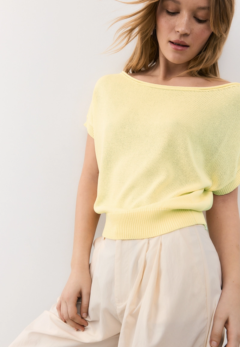 Топ из трикотажа рустик с вырезом-лодочкой